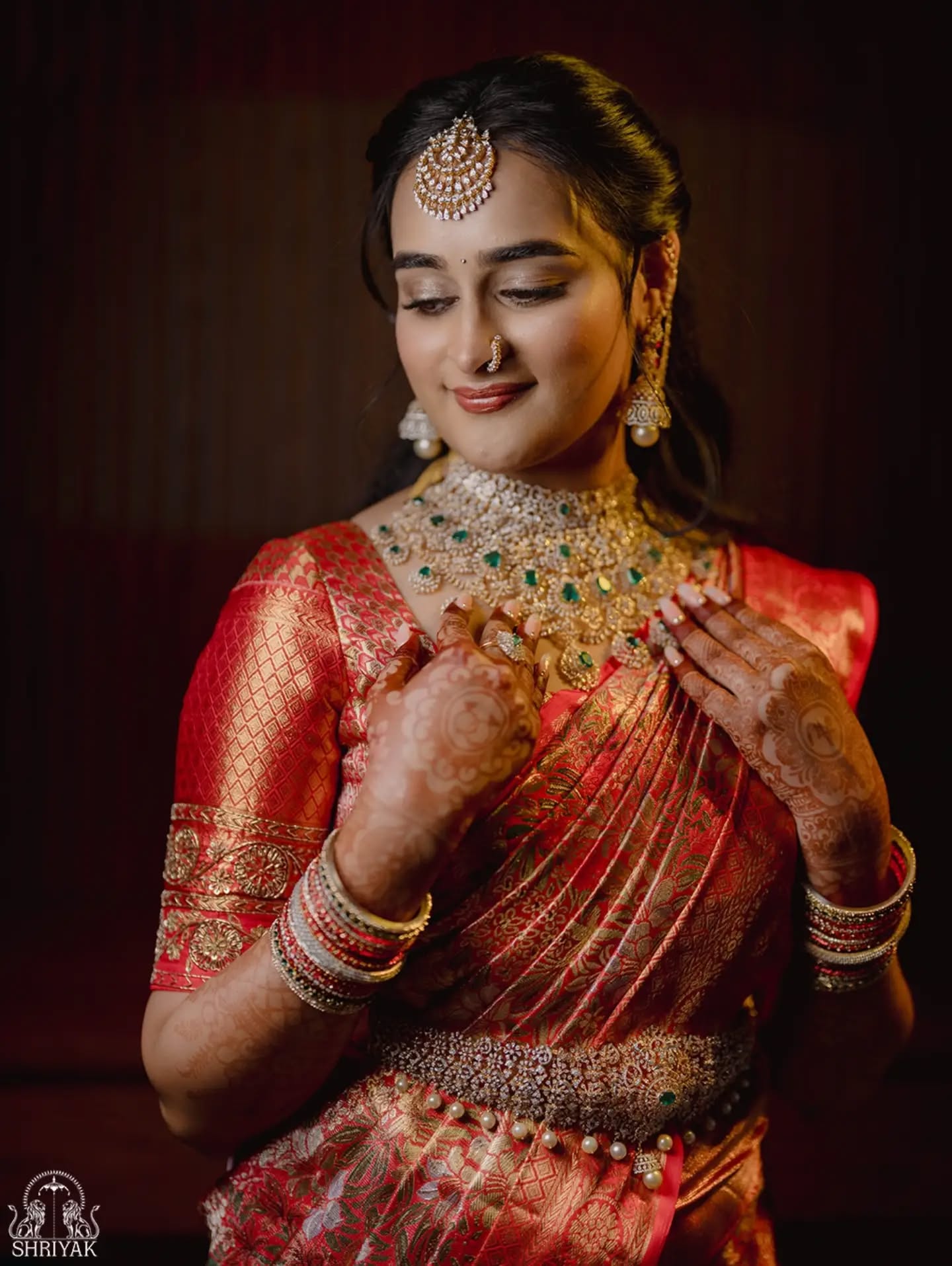 A beauty that needed no words,
just a moment to be remembered 🤍
MUA: @maneesh_katam
Decor: @popandshineevents
Jewellery: @manadiamonds
Venue: @snrconventionsandresort
Shot by: @shriyak
.
.
#bridesofhyderbad #engagement #telugubrides #weddingphotographer #pelli